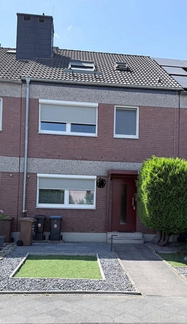 Prenájom domu 140 m², pozemok 218 m², Ratingen, Severné Porýnie - Westfálsko Prenájom domu 140 m², pozemok 218 m², Ratingen, Severné Porýnie - Westfálsko