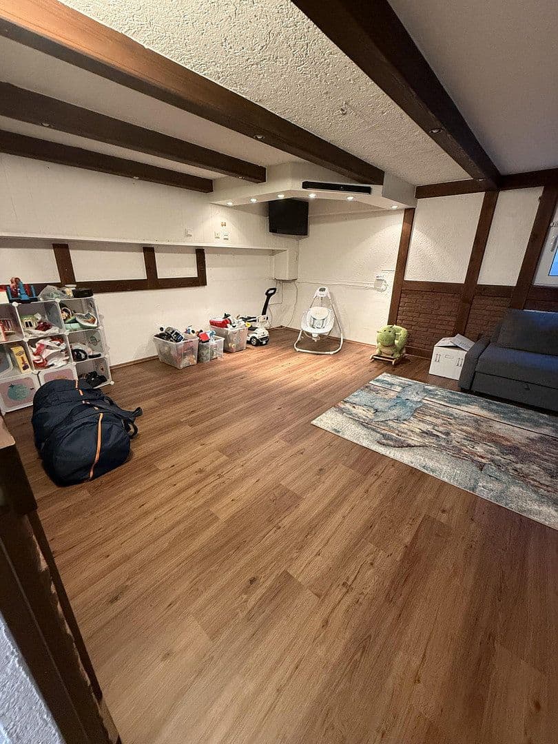 Prenájom domu 140 m², pozemok 218 m², Ratingen, Severné Porýnie - Westfálsko Prenájom domu 140 m², pozemok 218 m², Ratingen, Severné Porýnie - Westfálsko