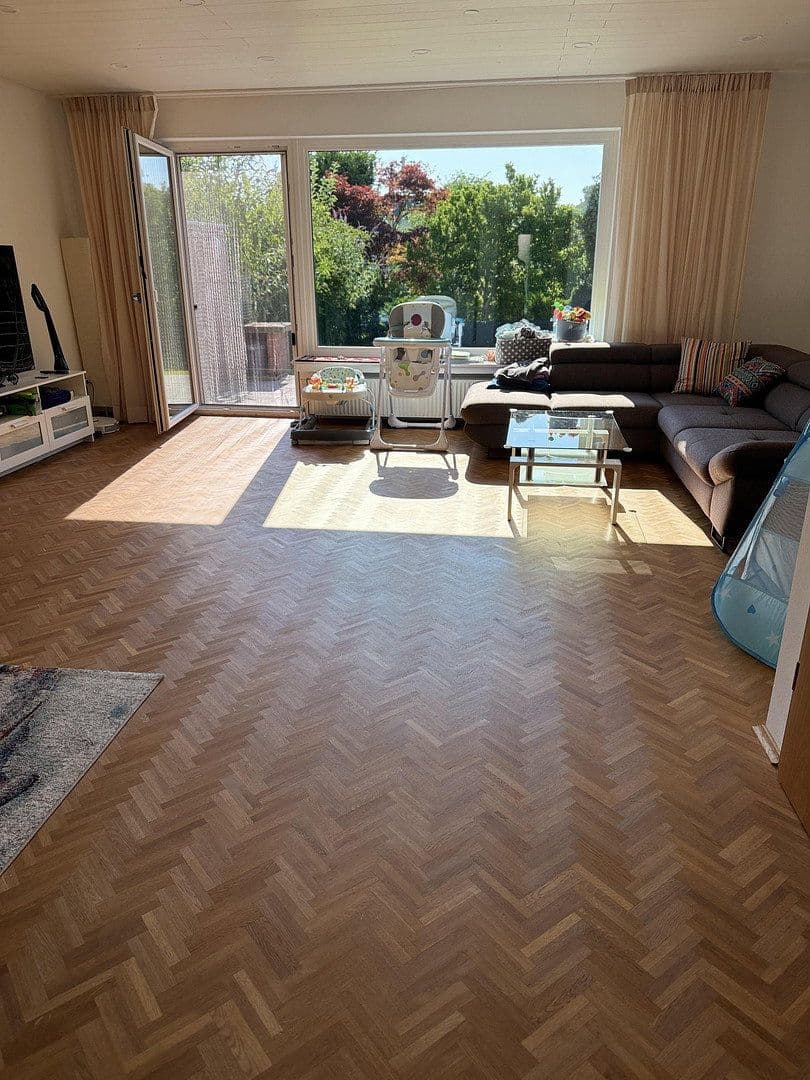 Prenájom domu 140 m², pozemok 218 m², Ratingen, Severné Porýnie - Westfálsko Prenájom domu 140 m², pozemok 218 m², Ratingen, Severné Porýnie - Westfálsko