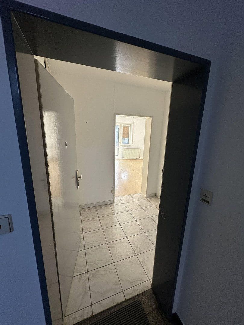 Prenájom bytu 1-izbový 41 m², Ludwigshafen am Rhein, Porýnie-Falcko Prenájom bytu 1-izbový 41 m², Ludwigshafen am Rhein, Porýnie-Falcko