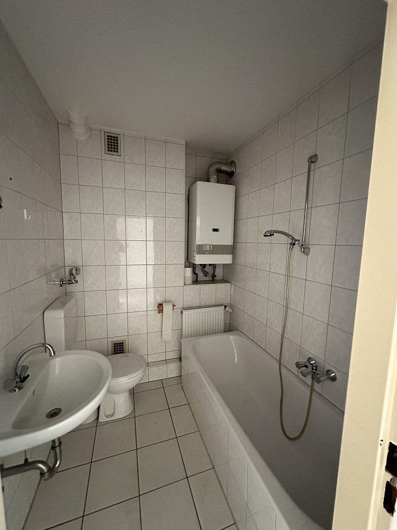Prenájom bytu 1-izbový 41 m², Ludwigshafen am Rhein, Porýnie-Falcko Prenájom bytu 1-izbový 41 m², Ludwigshafen am Rhein, Porýnie-Falcko