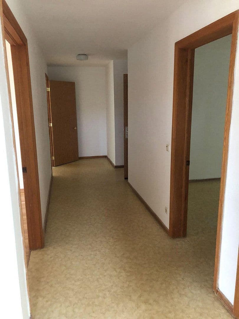Prenájom bytu 4-izbový 90 m², Schmerwitz 15, Wiesenburg/Mark, Brandenbursko Prenájom bytu 4-izbový 90 m², Schmerwitz 15, Wiesenburg/Mark, Brandenbursko