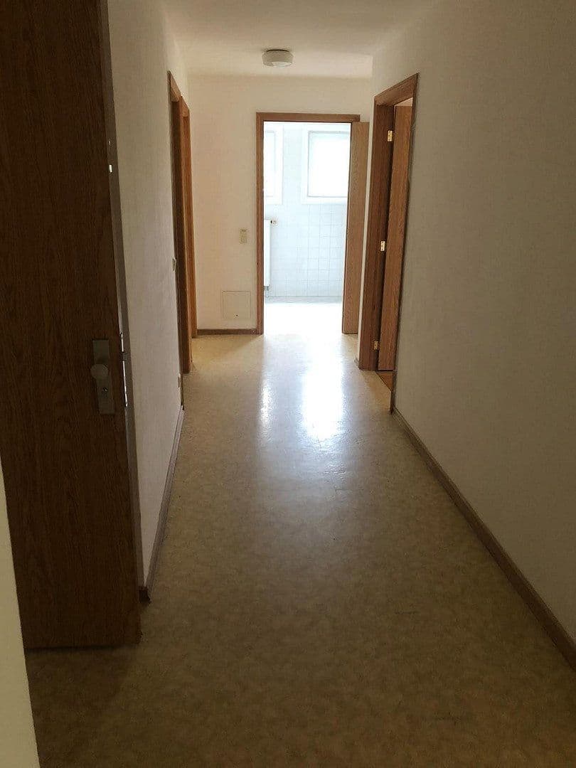 Prenájom bytu 4-izbový 90 m², Schmerwitz 15, Wiesenburg/Mark, Brandenbursko Prenájom bytu 4-izbový 90 m², Schmerwitz 15, Wiesenburg/Mark, Brandenbursko