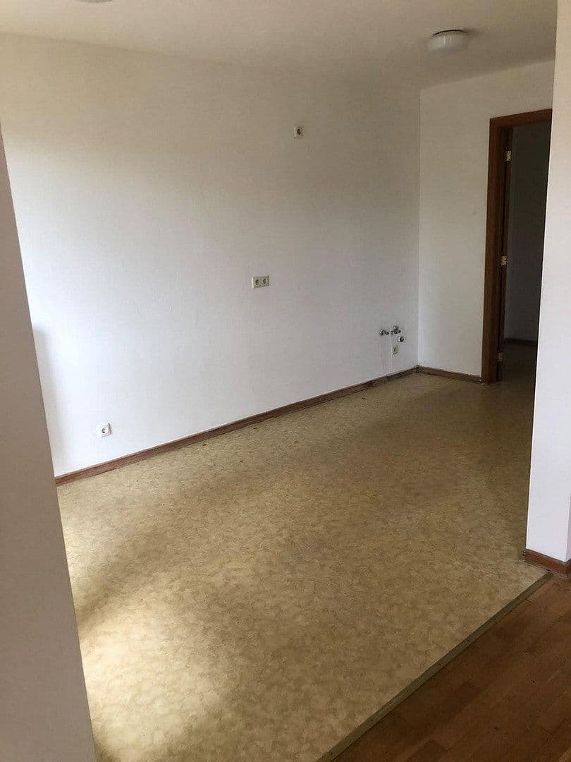 Prenájom bytu 4-izbový 90 m², Schmerwitz 15, Wiesenburg/Mark, Brandenbursko Prenájom bytu 4-izbový 90 m², Schmerwitz 15, Wiesenburg/Mark, Brandenbursko