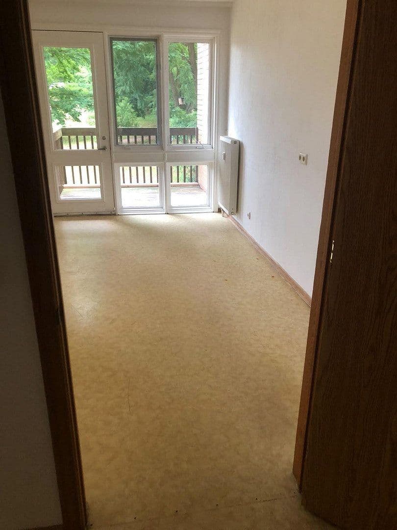 Prenájom bytu 4-izbový 90 m², Schmerwitz 15, Wiesenburg/Mark, Brandenbursko Prenájom bytu 4-izbový 90 m², Schmerwitz 15, Wiesenburg/Mark, Brandenbursko
