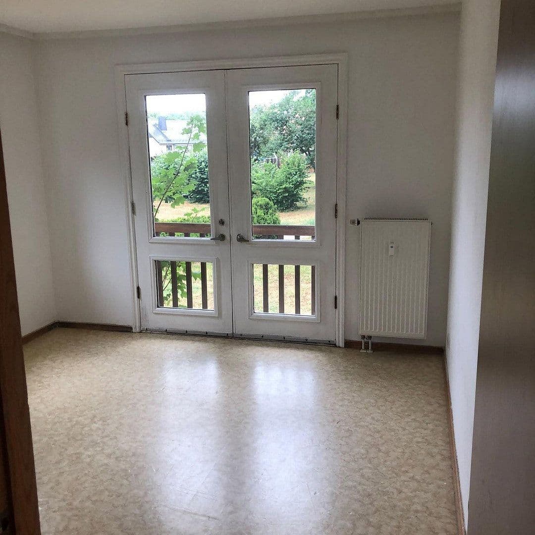 Prenájom bytu 4-izbový 90 m², Schmerwitz 15, Wiesenburg/Mark, Brandenbursko Prenájom bytu 4-izbový 90 m², Schmerwitz 15, Wiesenburg/Mark, Brandenbursko