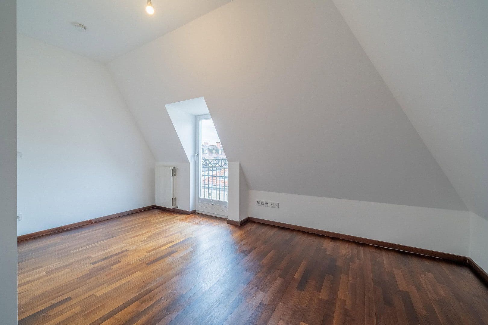 Predaj bytu 4-izbový 135 m², München, Bavorsko Predaj bytu 4-izbový 135 m², München, Bavorsko