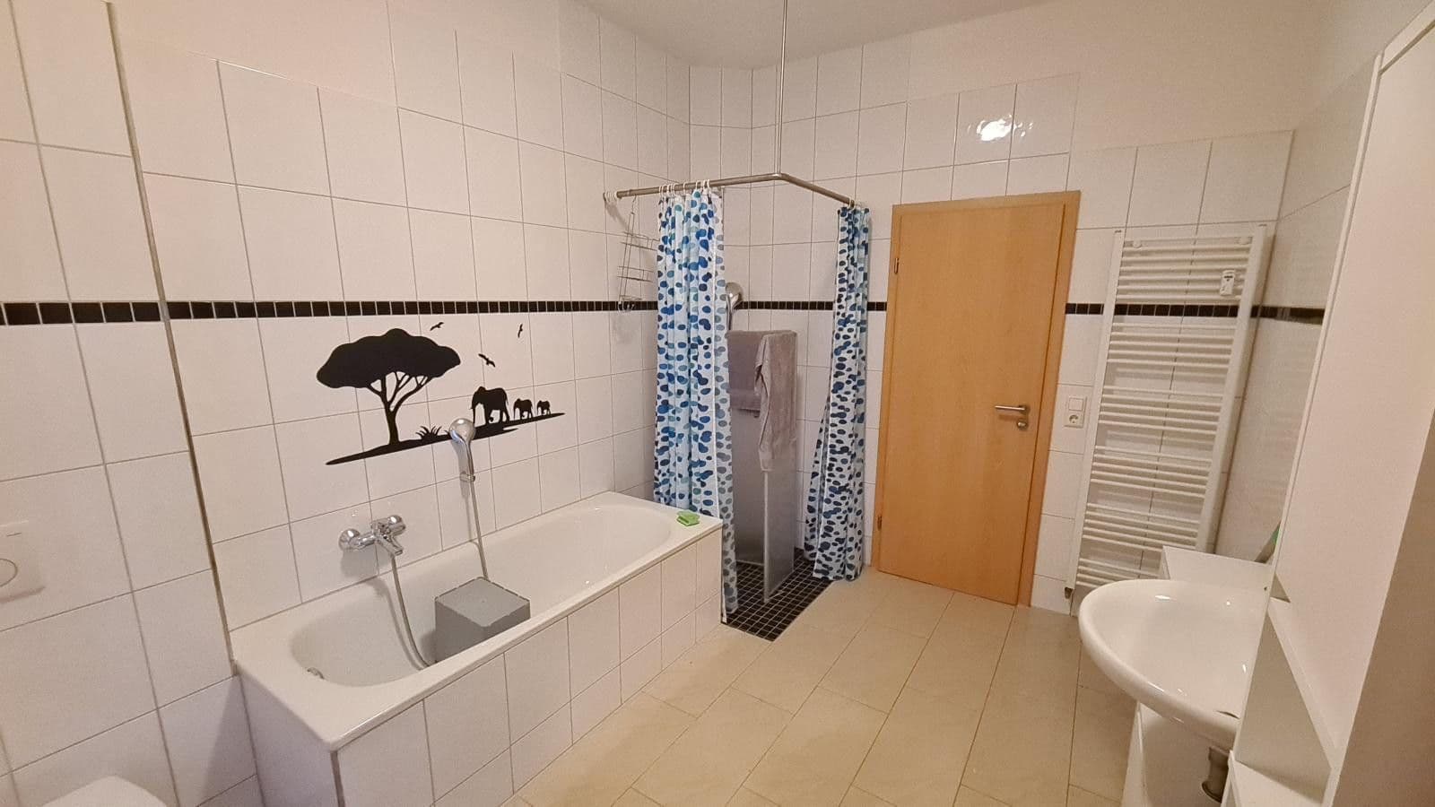 Prenájom bytu 2-izbový 86 m², Liebenzeller Str.3, Neuhausen, Bádensko-Wurttembersko Prenájom bytu 2-izbový 86 m², Liebenzeller Str.3, Neuhausen, Bádensko-Wurttembersko