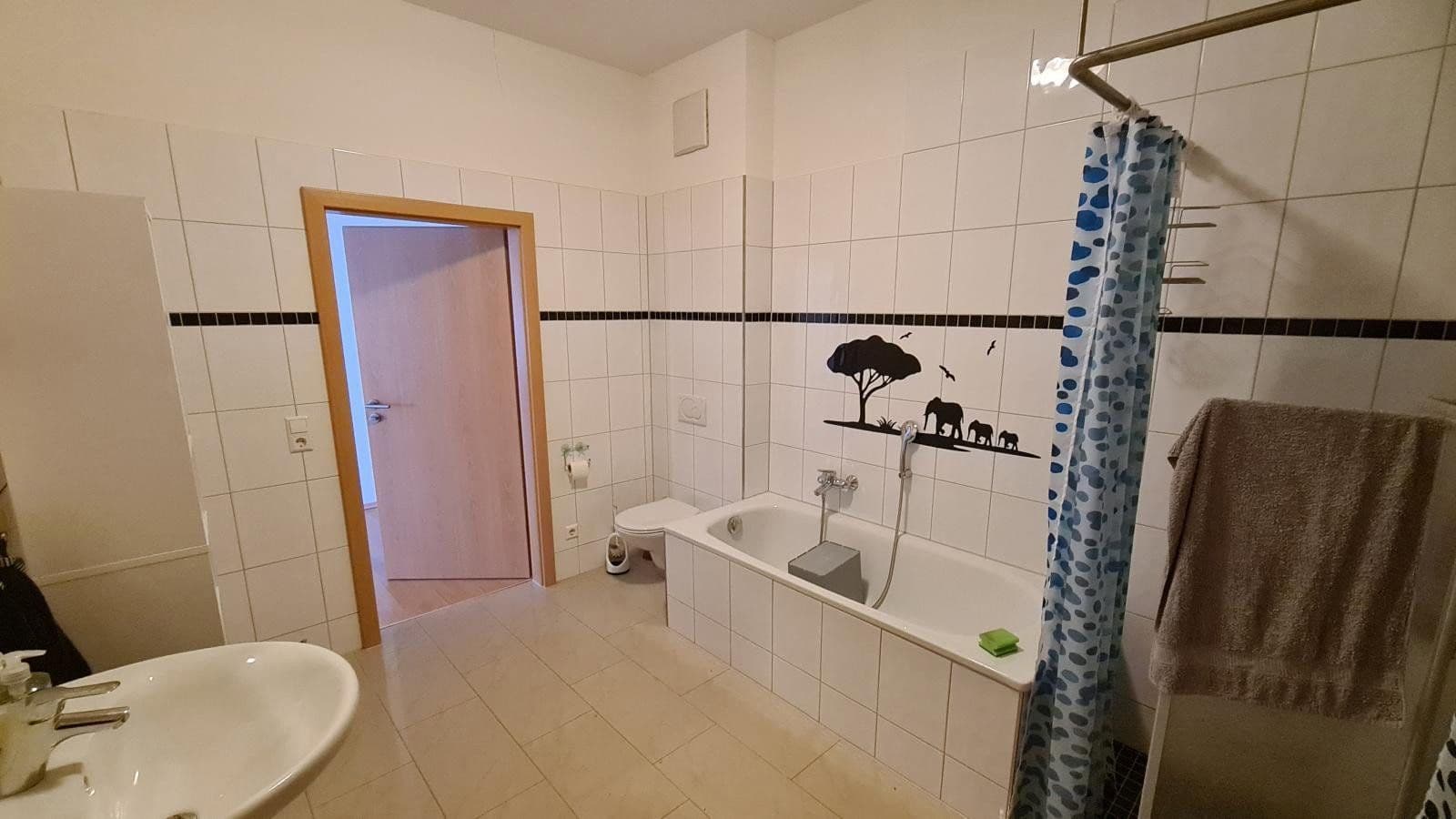 Prenájom bytu 2-izbový 86 m², Liebenzeller Str.3, Neuhausen, Bádensko-Wurttembersko Prenájom bytu 2-izbový 86 m², Liebenzeller Str.3, Neuhausen, Bádensko-Wurttembersko