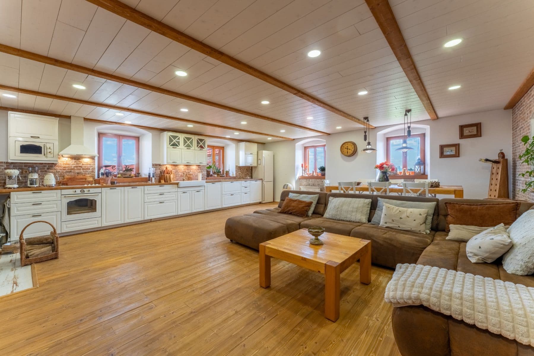 Predaj domu 926 m², pozemok 3.061 m², Sedlečko u Soběslavě, Jihočeský kraj Predaj domu 926 m², pozemok 3.061 m², Sedlečko u Soběslavě, Jihočeský kraj