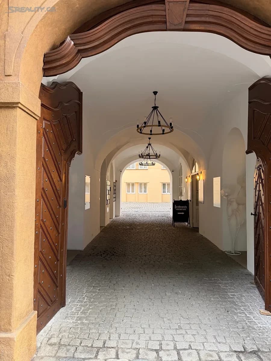 Prenájom kancelárie 16 m², Karmelitská, Praha, Praha Prenájom kancelárie 16 m², Karmelitská, Praha, Praha