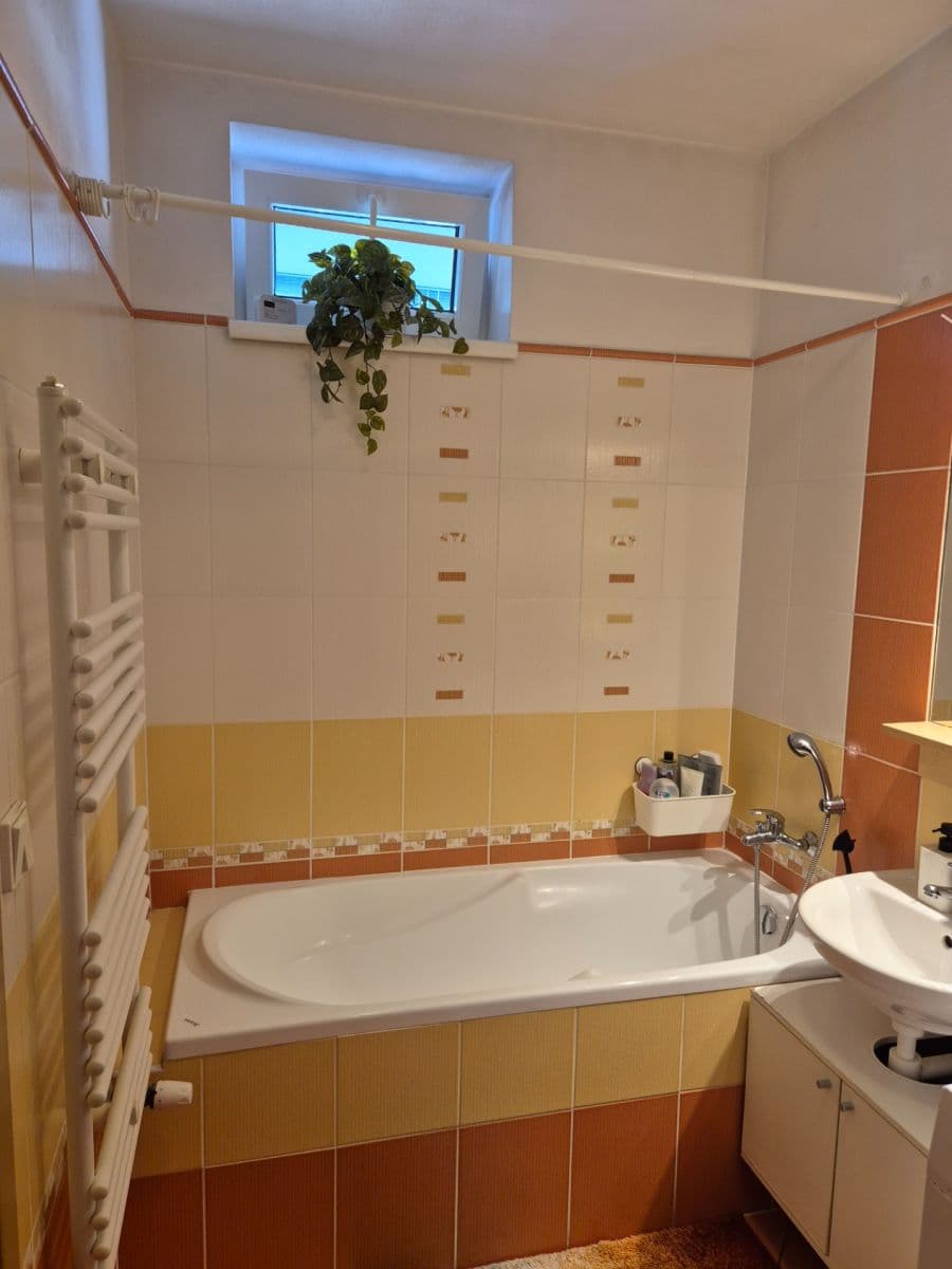 Prenájom bytu 2-izbový 55 m², Poláčkova, Jihlava, Kraj Vysočina Prenájom bytu 2-izbový 55 m², Poláčkova, Jihlava, Kraj Vysočina