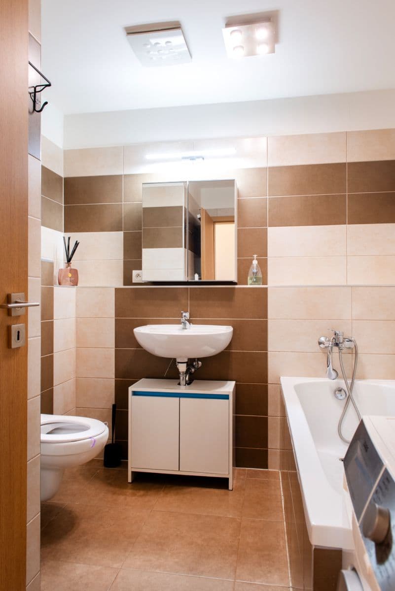 Prenájom bytu 2-izbový 48 m², Ječná, Hostivice, Středočeský kraj Prenájom bytu 2-izbový 48 m², Ječná, Hostivice, Středočeský kraj