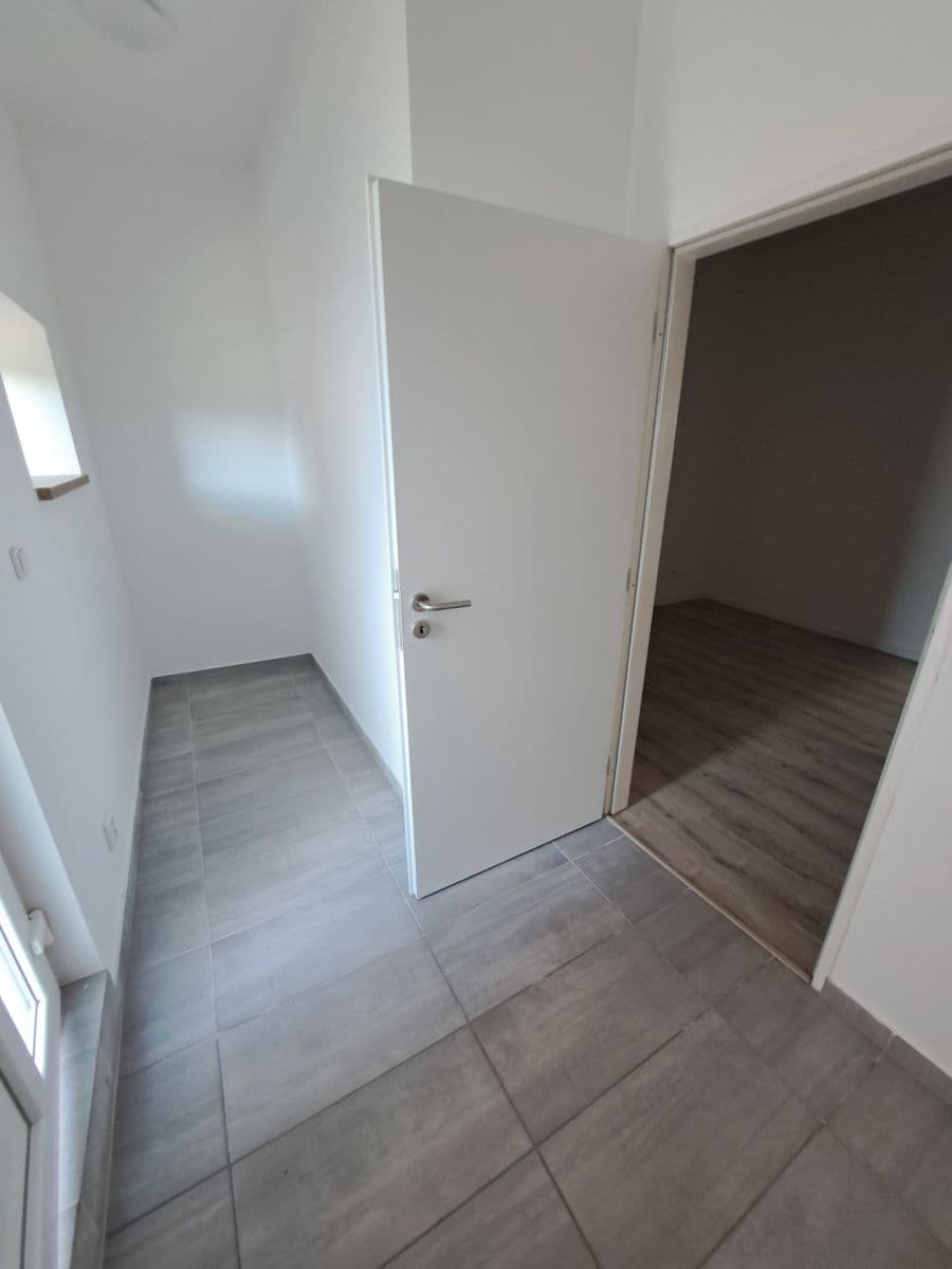 Prenájom bytu 2-izbový 58 m², Žatecká, Jesenice, Středočeský kraj Prenájom bytu 2-izbový 58 m², Žatecká, Jesenice, Středočeský kraj