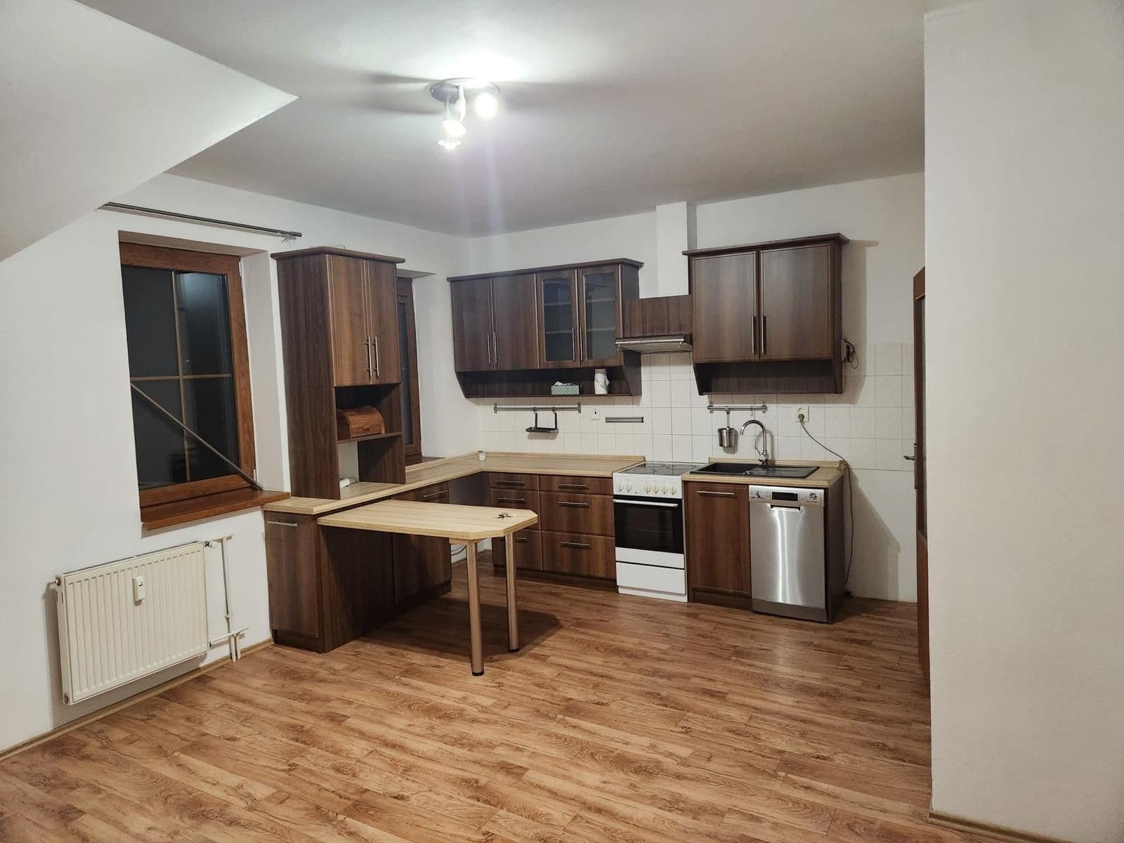 Prenájom bytu 3-izbový 61 m², Rybova, Rožmitál pod Třemšínem, Středočeský kraj Prenájom bytu 3-izbový 61 m², Rybova, Rožmitál pod Třemšínem, Středočeský kraj