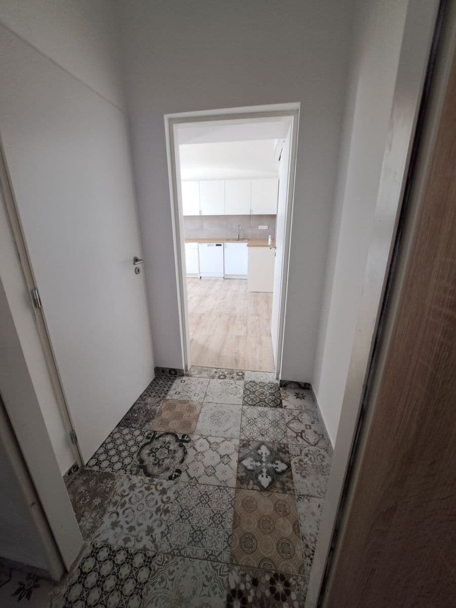 Prenájom bytu 2-izbový 58 m², Žatecká, Jesenice, Středočeský kraj Prenájom bytu 2-izbový 58 m², Žatecká, Jesenice, Středočeský kraj