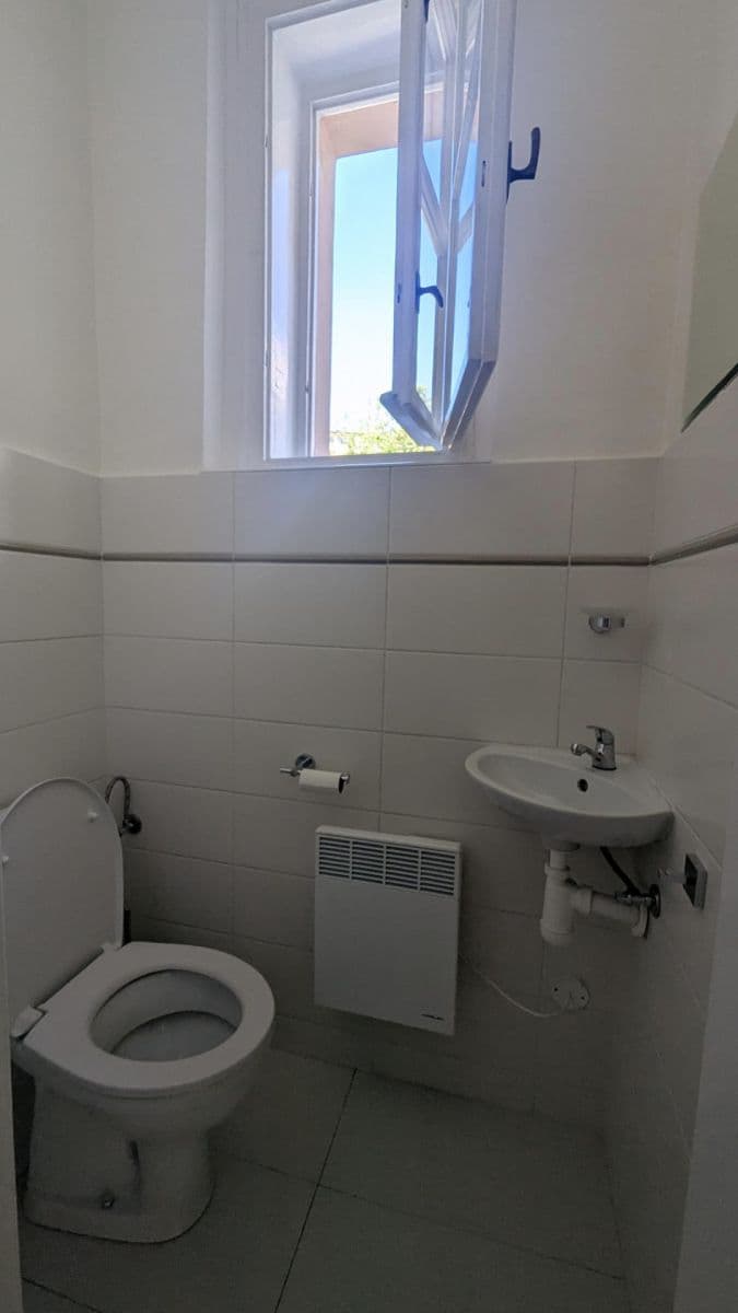 Prenájom bytu 1-izbový 30 m², Jaurisova, Praha, Praha Prenájom bytu 1-izbový 30 m², Jaurisova, Praha, Praha
