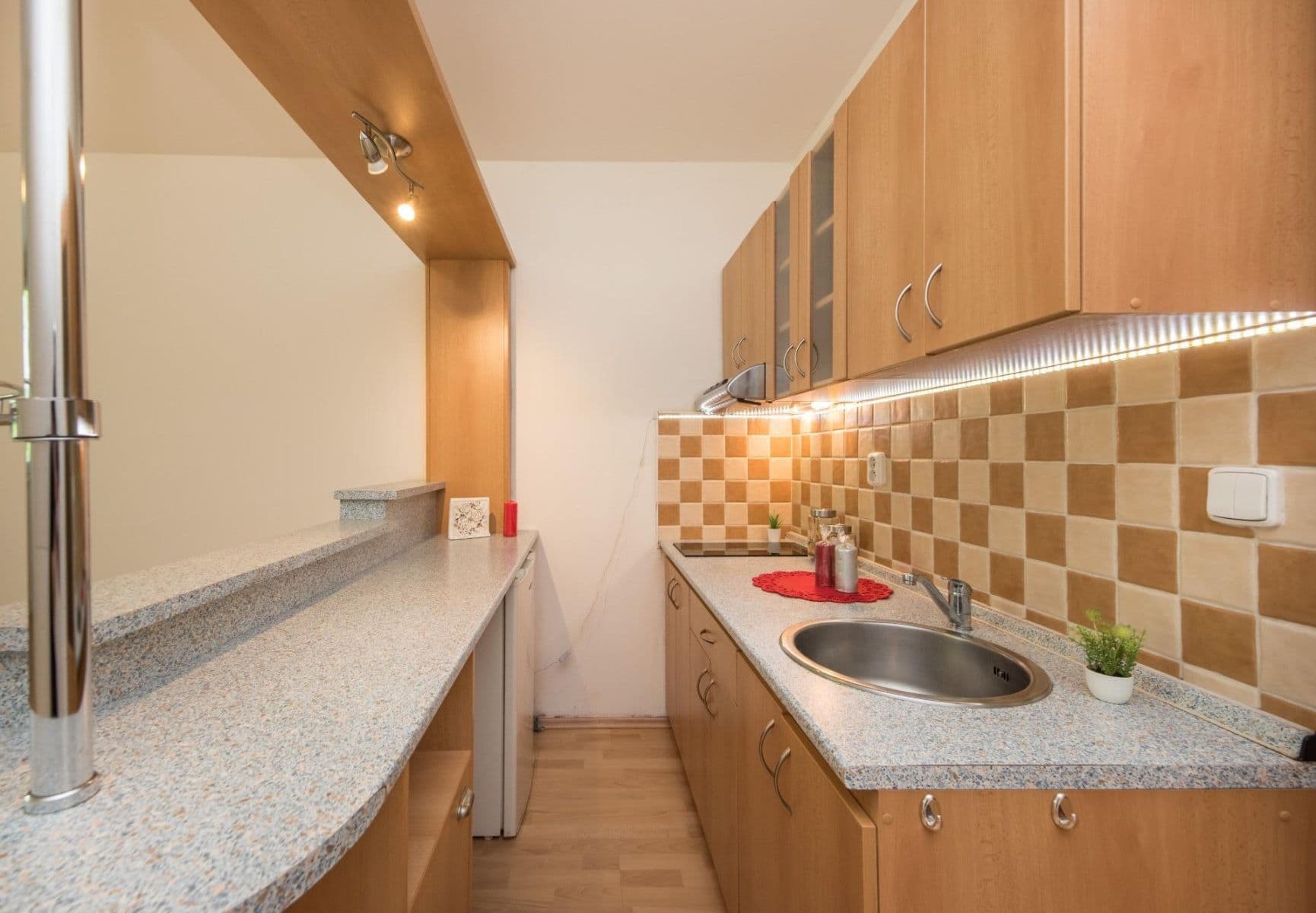 Prenájom bytu 1-izbový 26 m², Štúrova, Praha, Praha Prenájom bytu 1-izbový 26 m², Štúrova, Praha, Praha