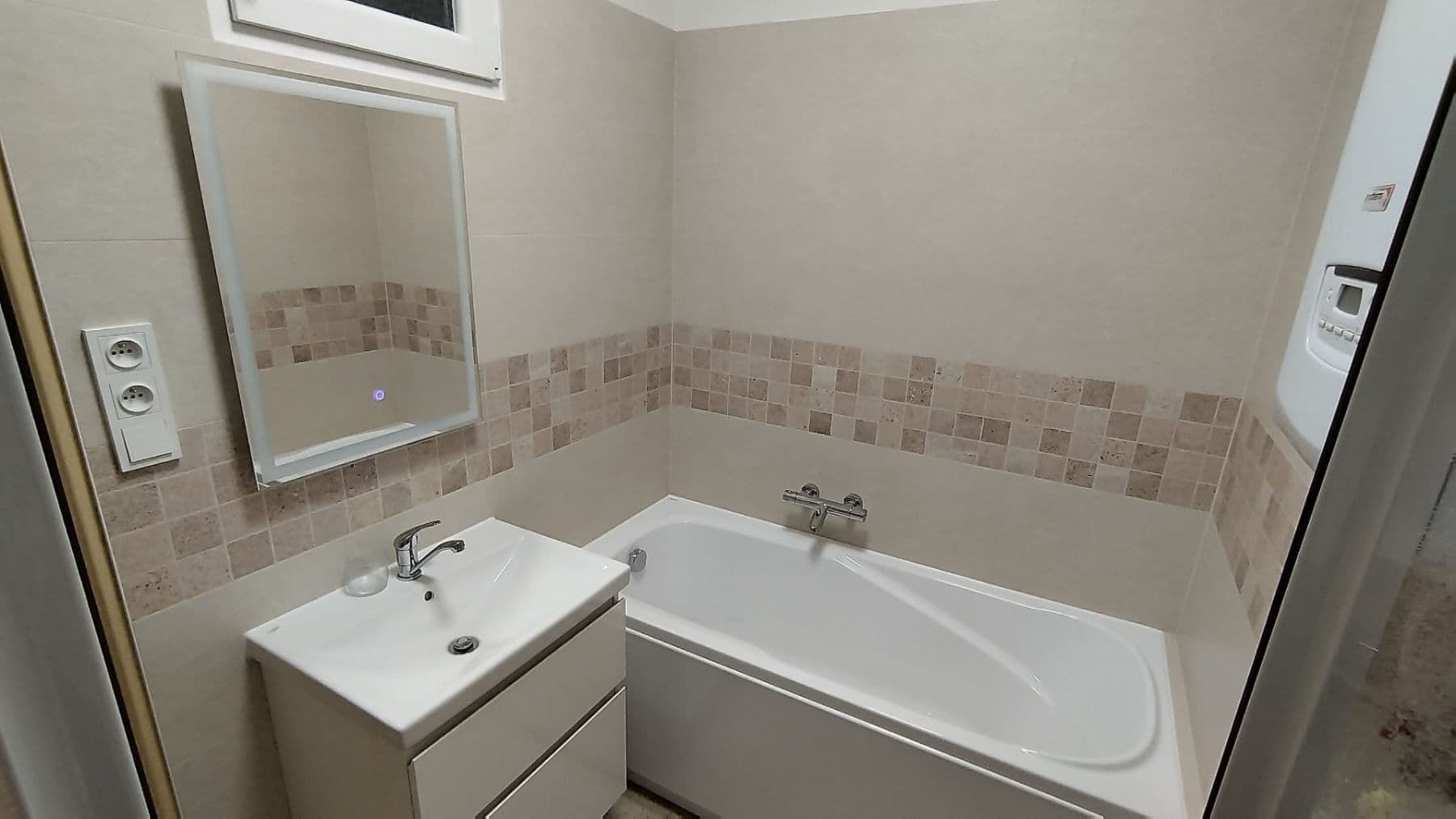 Prenájom bytu 3-izbový 91 m², Libušina, Roudnice nad Labem, Ústecký kraj Prenájom bytu 3-izbový 91 m², Libušina, Roudnice nad Labem, Ústecký kraj