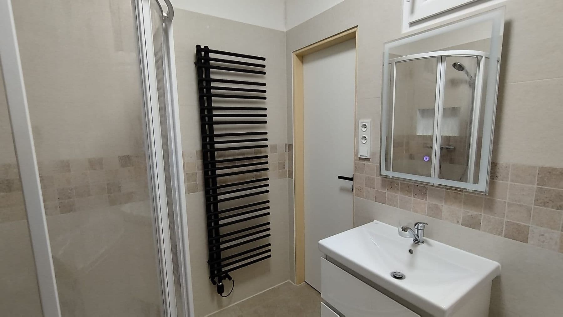 Prenájom bytu 3-izbový 91 m², Libušina, Roudnice nad Labem, Ústecký kraj Prenájom bytu 3-izbový 91 m², Libušina, Roudnice nad Labem, Ústecký kraj