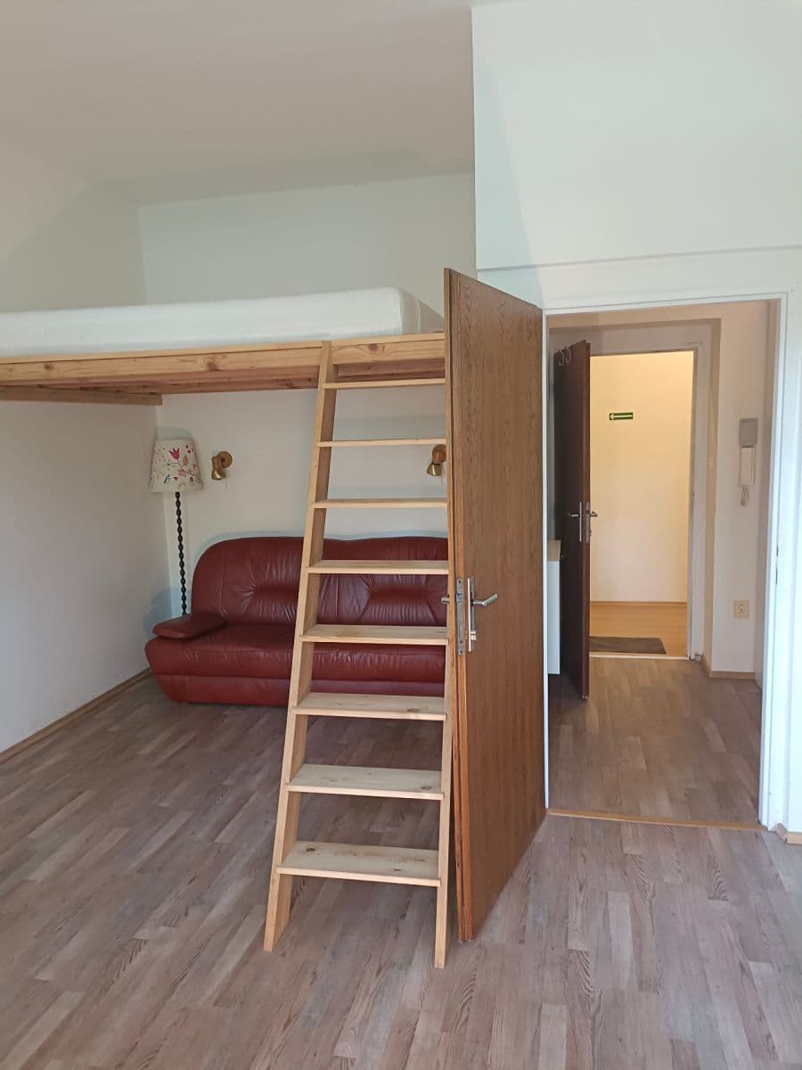 Predaj rekreačného objektu 43 m², pozemok 1.316 m², Ždaň, Slapy, Středočeský kraj Predaj rekreačného objektu 43 m², pozemok 1.316 m², Ždaň, Slapy, Středočeský kraj