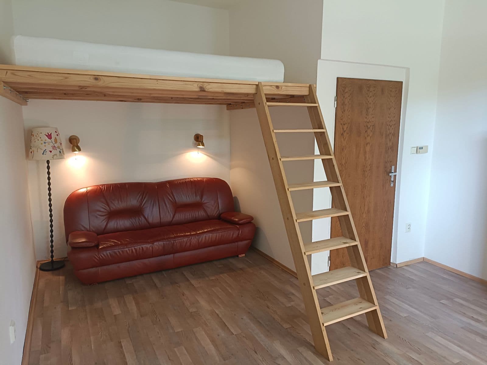 Predaj rekreačného objektu 43 m², pozemok 1.316 m², Ždaň, Slapy, Středočeský kraj Predaj rekreačného objektu 43 m², pozemok 1.316 m², Ždaň, Slapy, Středočeský kraj