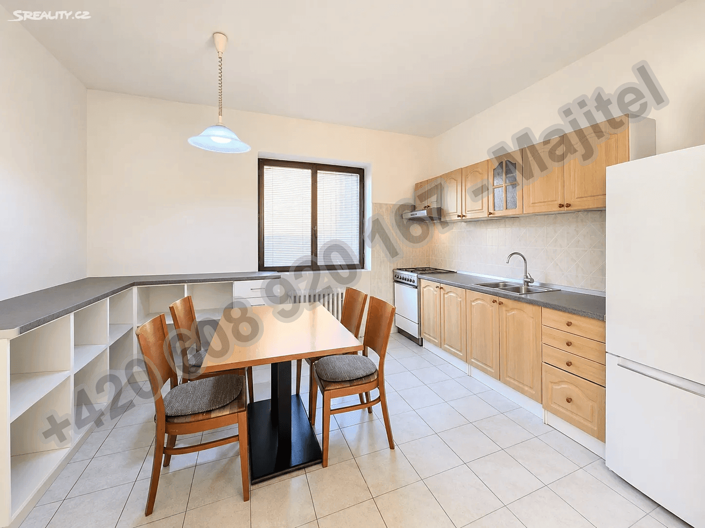 Prenájom bytu 4-izbový 127 m², Medkova, Praha, Praha Prenájom bytu 4-izbový 127 m², Medkova, Praha, Praha