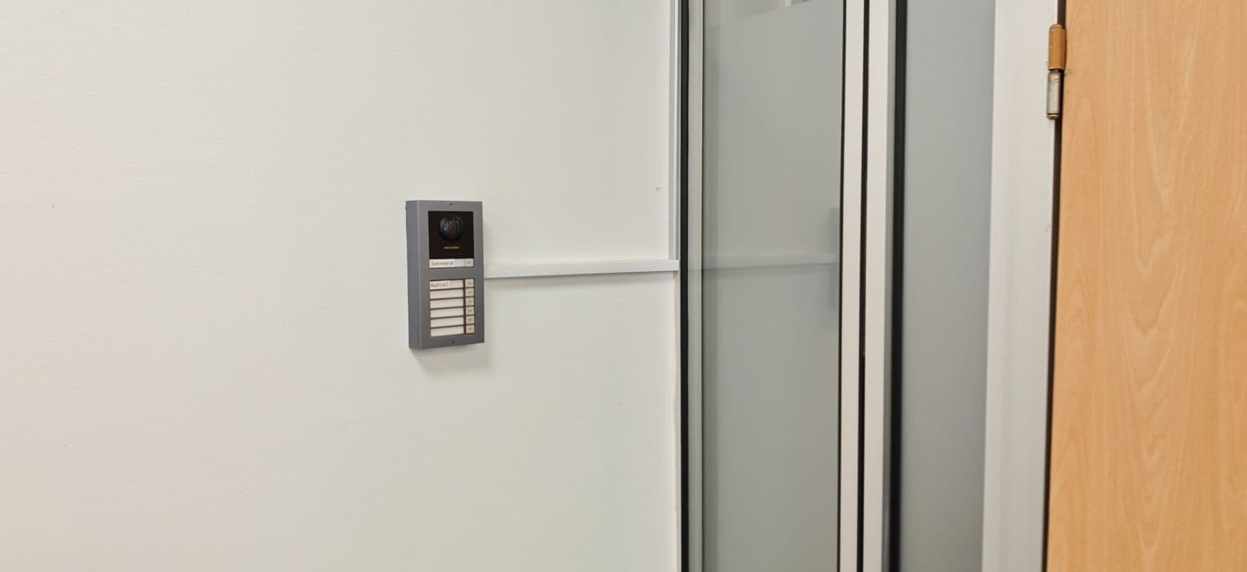Prenájom kancelárie 590 m², Přátelství, Praha, Praha Prenájom kancelárie 590 m², Přátelství, Praha, Praha
