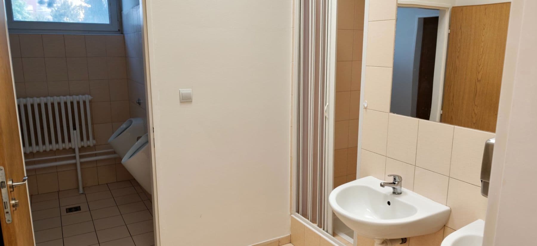 Prenájom kancelárie 590 m², Přátelství, Praha, Praha Prenájom kancelárie 590 m², Přátelství, Praha, Praha