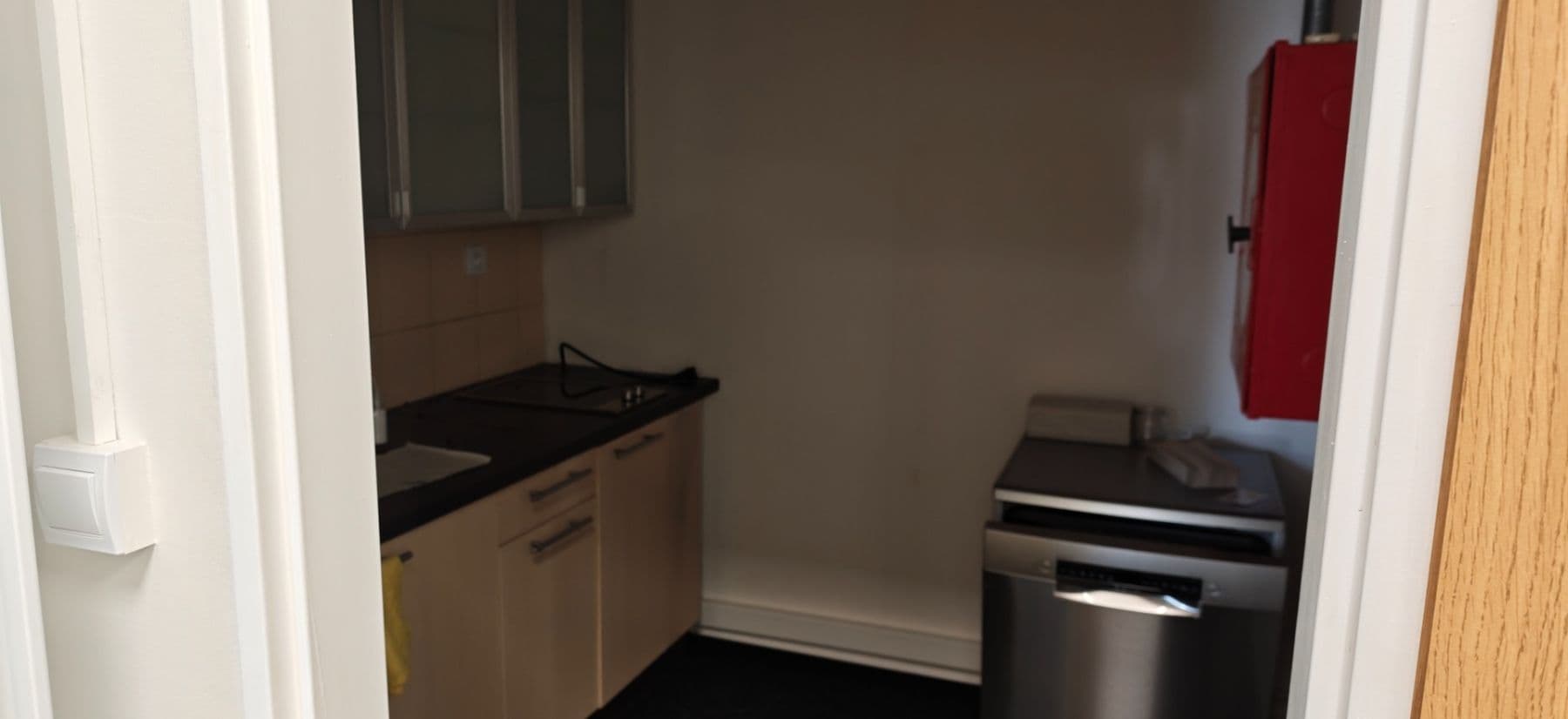 Prenájom kancelárie 590 m², Přátelství, Praha, Praha Prenájom kancelárie 590 m², Přátelství, Praha, Praha