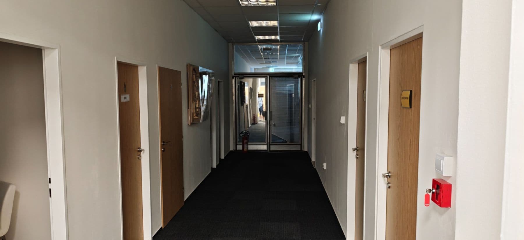 Prenájom kancelárie 590 m², Přátelství, Praha, Praha Prenájom kancelárie 590 m², Přátelství, Praha, Praha