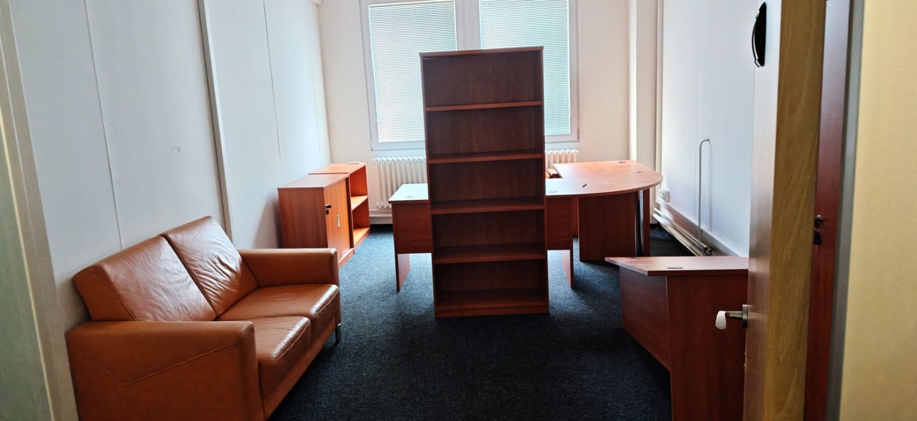 Prenájom kancelárie 590 m², Přátelství, Praha, Praha Prenájom kancelárie 590 m², Přátelství, Praha, Praha