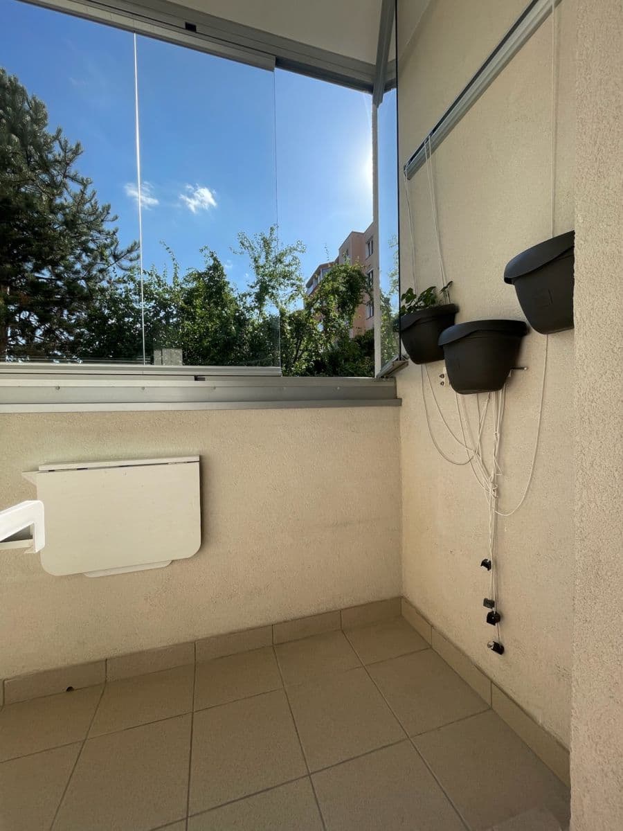 Prenájom bytu 2-izbový 44 m², Pospíchalova, Praha, Praha Prenájom bytu 2-izbový 44 m², Pospíchalova, Praha, Praha