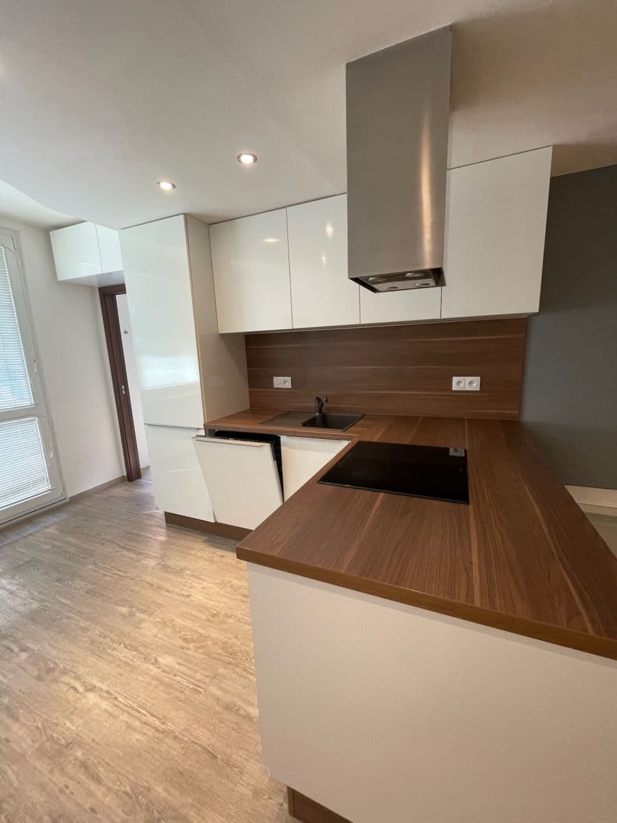 Prenájom bytu 2-izbový 44 m², Pospíchalova, Praha, Praha Prenájom bytu 2-izbový 44 m², Pospíchalova, Praha, Praha