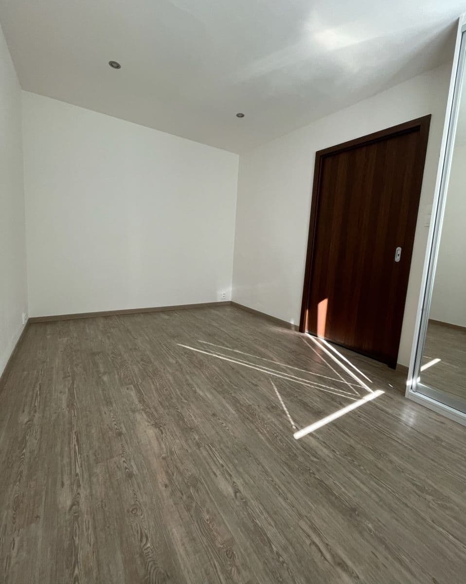 Prenájom bytu 2-izbový 44 m², Pospíchalova, Praha, Praha Prenájom bytu 2-izbový 44 m², Pospíchalova, Praha, Praha