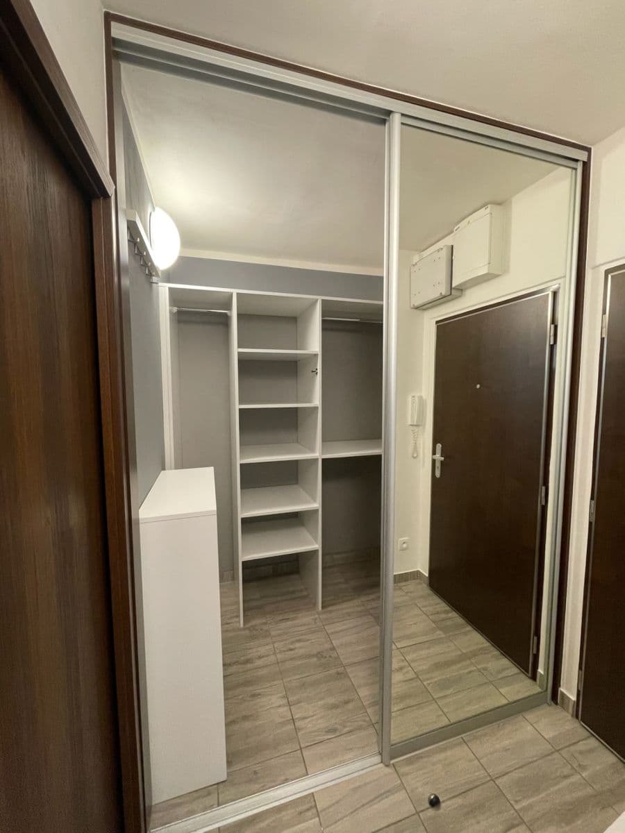 Prenájom bytu 2-izbový 44 m², Pospíchalova, Praha, Praha Prenájom bytu 2-izbový 44 m², Pospíchalova, Praha, Praha