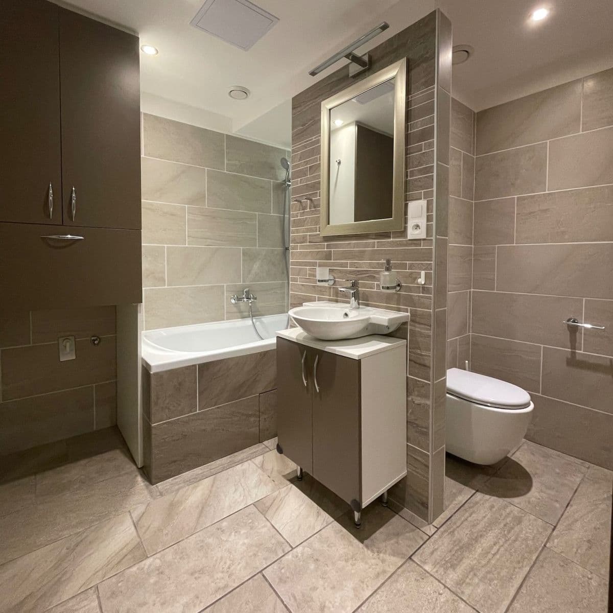 Prenájom bytu 2-izbový 44 m², Pospíchalova, Praha, Praha Prenájom bytu 2-izbový 44 m², Pospíchalova, Praha, Praha