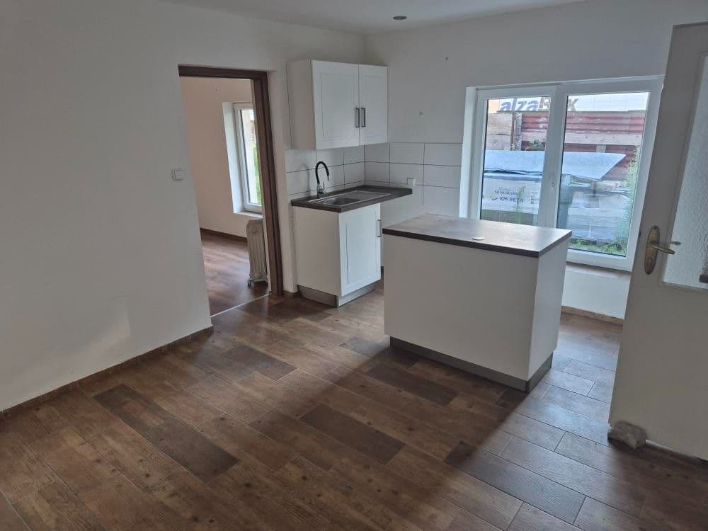 Prenájom bytu 2-izbový 47 m², Dukelská, Horní Jelení, Pardubický kraj Prenájom bytu 2-izbový 47 m², Dukelská, Horní Jelení, Pardubický kraj