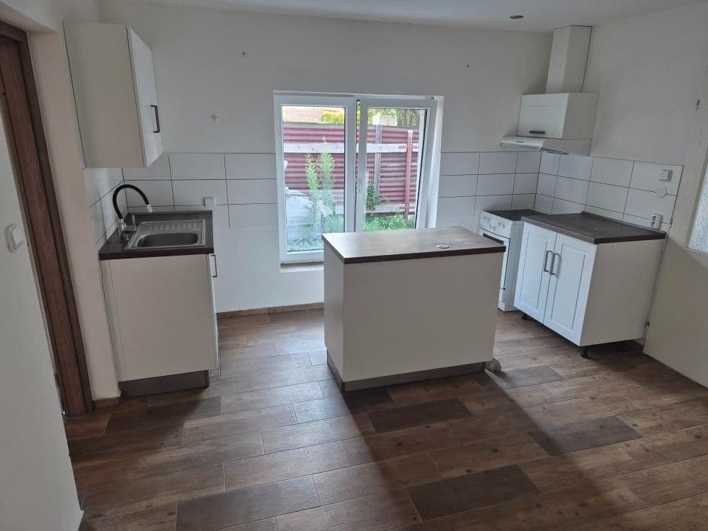 Prenájom bytu 2-izbový 47 m², Dukelská, Horní Jelení, Pardubický kraj Prenájom bytu 2-izbový 47 m², Dukelská, Horní Jelení, Pardubický kraj