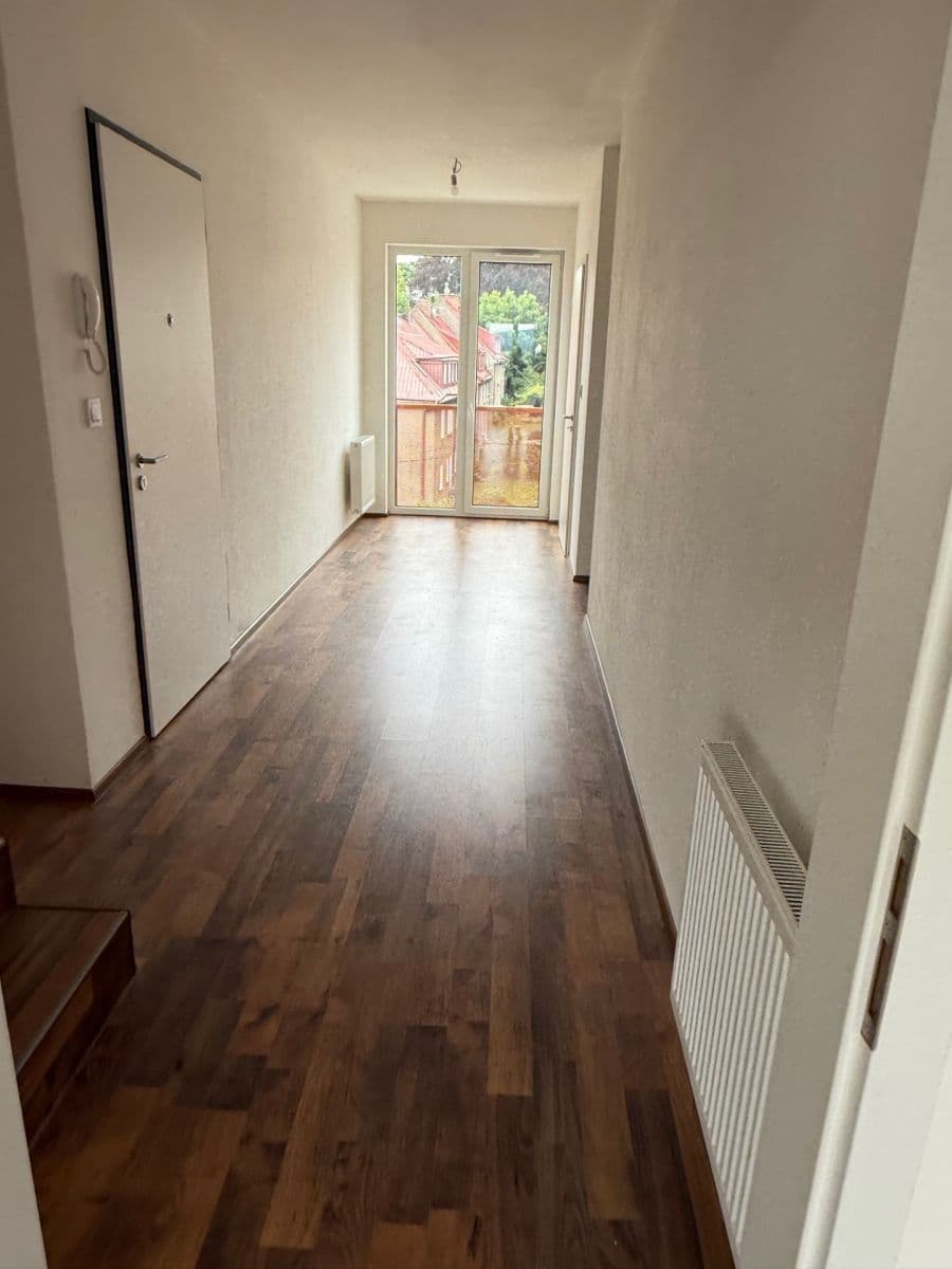Prenájom bytu 5-izbový 153 m², Na Perštýně, Liberec, Liberecký kraj Prenájom bytu 5-izbový 153 m², Na Perštýně, Liberec, Liberecký kraj