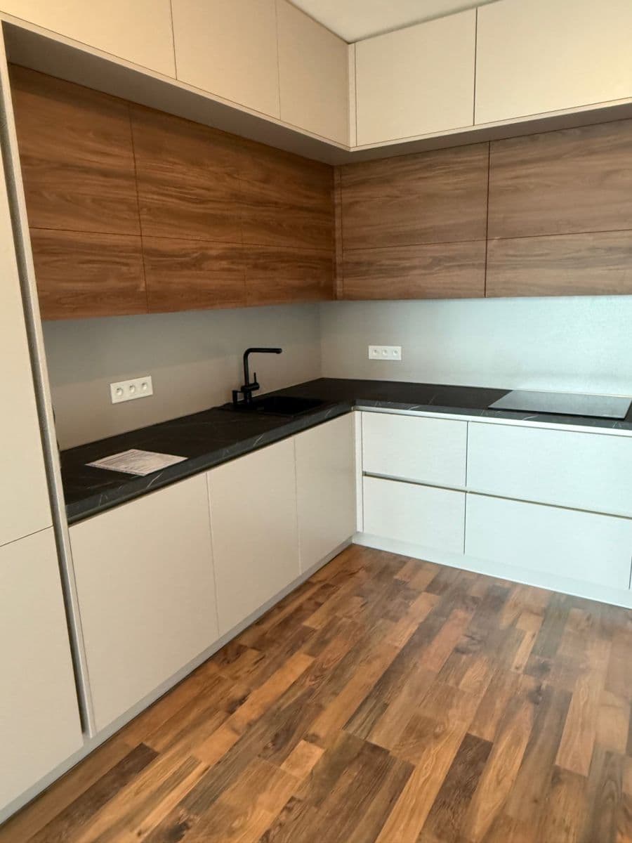 Prenájom bytu 5-izbový 153 m², Na Perštýně, Liberec, Liberecký kraj Prenájom bytu 5-izbový 153 m², Na Perštýně, Liberec, Liberecký kraj