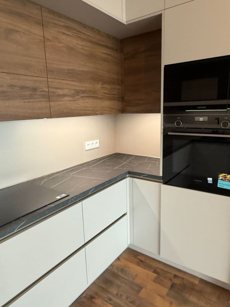 Prenájom bytu 5-izbový 153 m², Na Perštýně, Liberec, Liberecký kraj Prenájom bytu 5-izbový 153 m², Na Perštýně, Liberec, Liberecký kraj