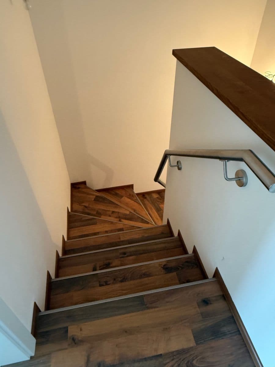 Prenájom bytu 5-izbový 153 m², Na Perštýně, Liberec, Liberecký kraj Prenájom bytu 5-izbový 153 m², Na Perštýně, Liberec, Liberecký kraj