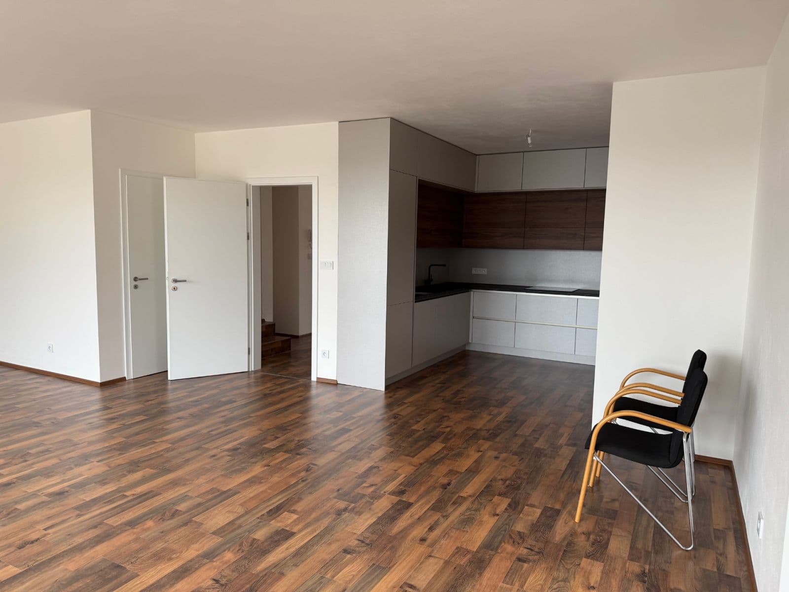 Prenájom bytu 5-izbový 153 m², Na Perštýně, Liberec, Liberecký kraj Prenájom bytu 5-izbový 153 m², Na Perštýně, Liberec, Liberecký kraj