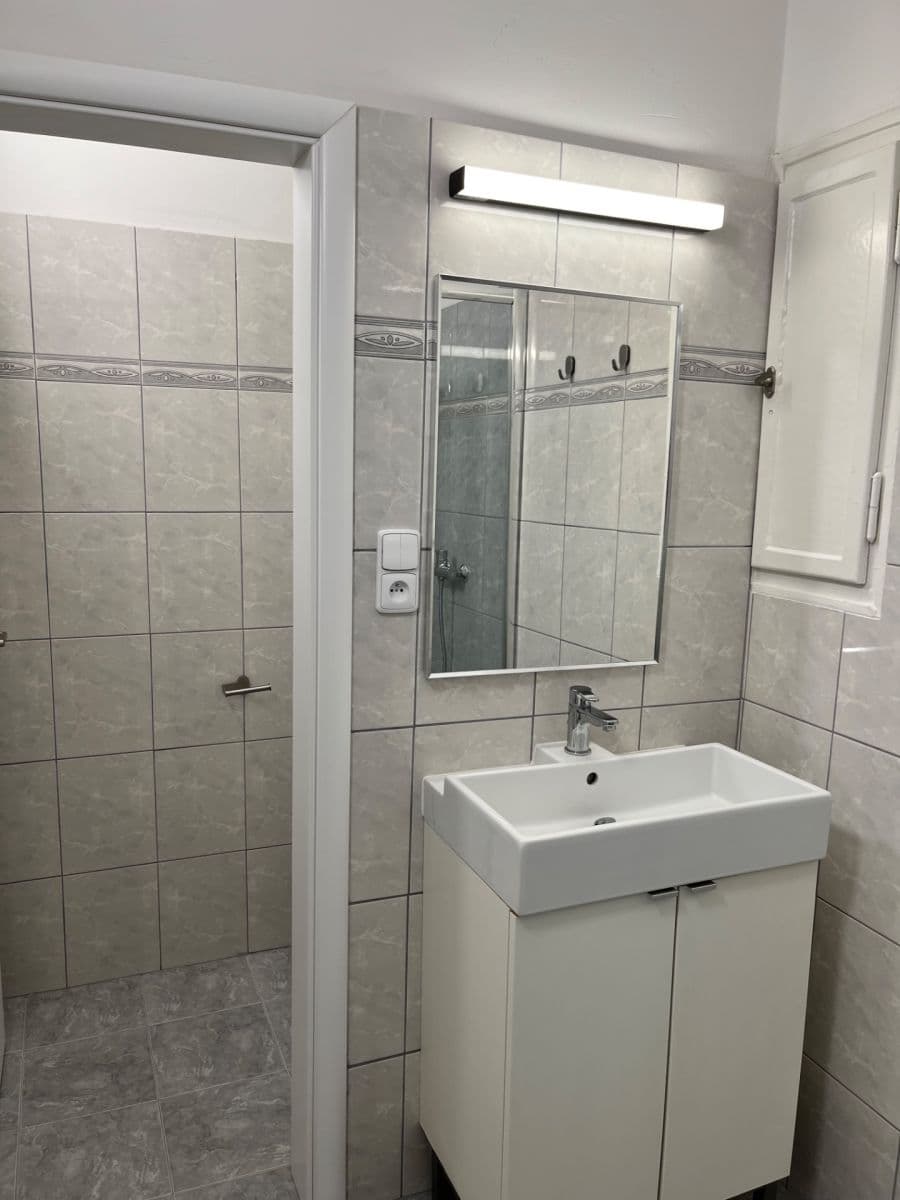 Prenájom bytu 2-izbový 52 m², Puškinovo náměstí, Praha, Praha Prenájom bytu 2-izbový 52 m², Puškinovo náměstí, Praha, Praha