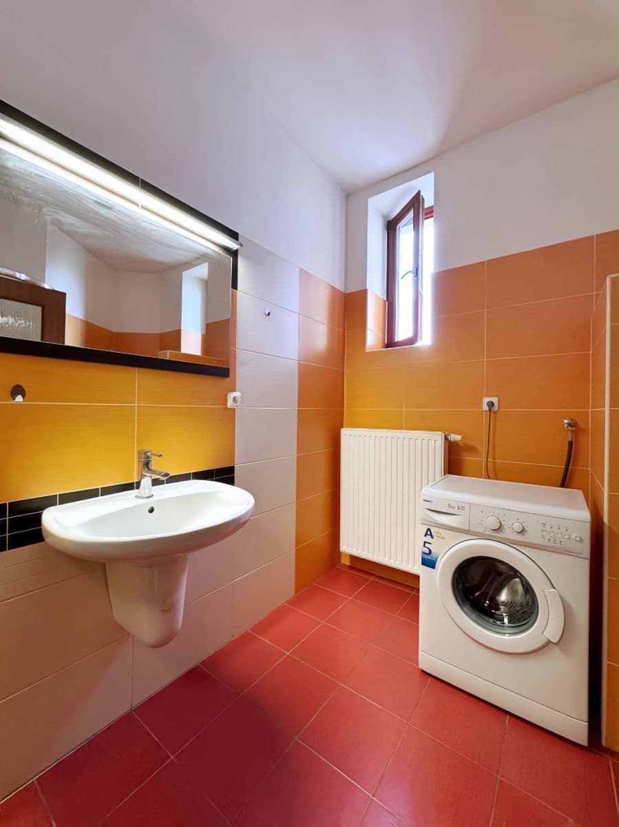 Prenájom bytu 1-izbový 55 m², Hybešova, Brno, Jihomoravský kraj Prenájom bytu 1-izbový 55 m², Hybešova, Brno, Jihomoravský kraj