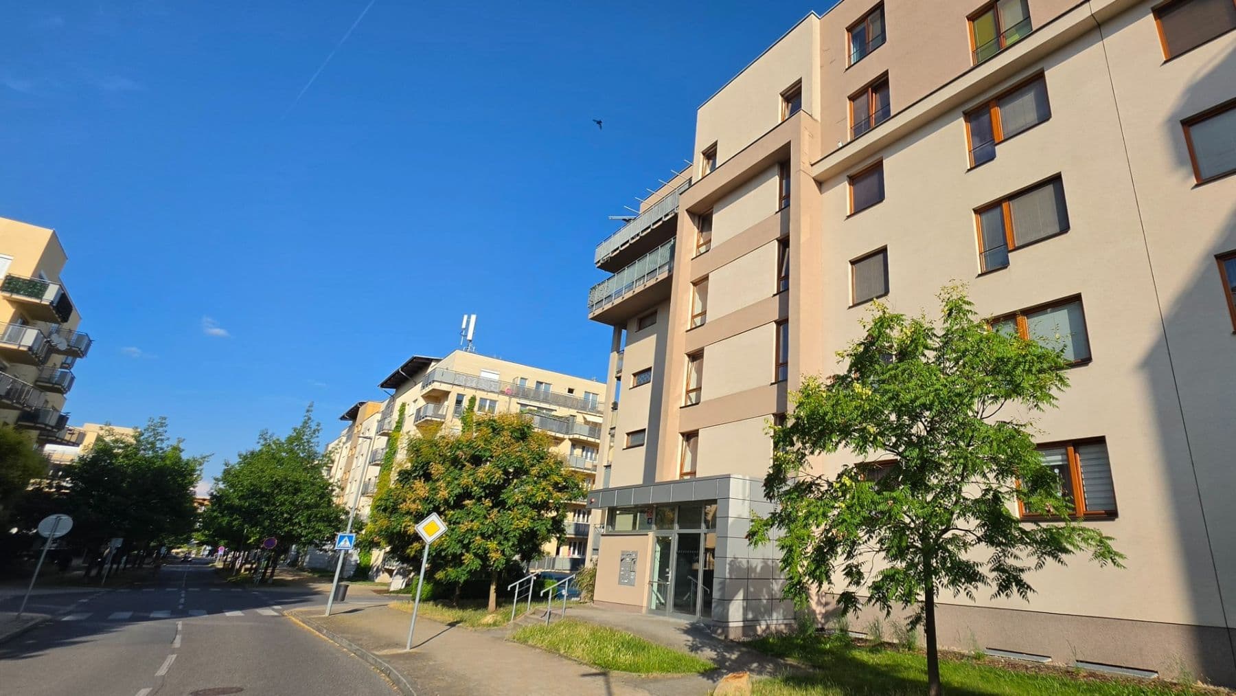 Prenájom bytu 2-izbový 63 m², Bratislavská, Praha, Praha Prenájom bytu 2-izbový 63 m², Bratislavská, Praha, Praha