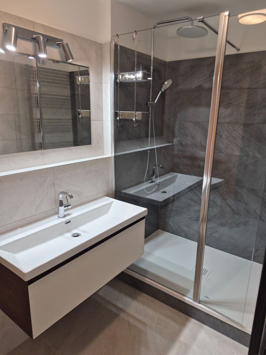 Prenájom bytu 3-izbový 80 m², Běhounkova, Praha, Praha Prenájom bytu 3-izbový 80 m², Běhounkova, Praha, Praha
