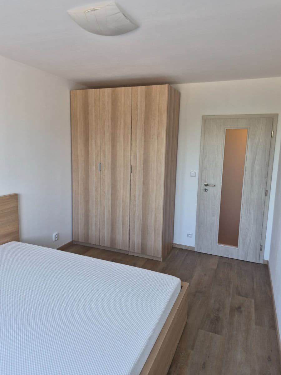 Prenájom bytu 3-izbový 80 m², Běhounkova, Praha, Praha Prenájom bytu 3-izbový 80 m², Běhounkova, Praha, Praha