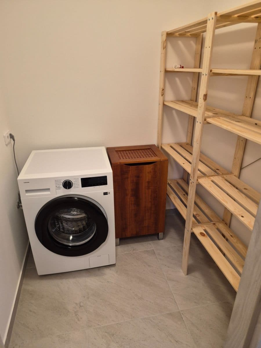 Prenájom bytu 3-izbový 80 m², Běhounkova, Praha, Praha Prenájom bytu 3-izbový 80 m², Běhounkova, Praha, Praha